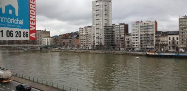 TRES BEL APPARTEMENT CENTRE LIEGE – VUE IMPRENABLE …